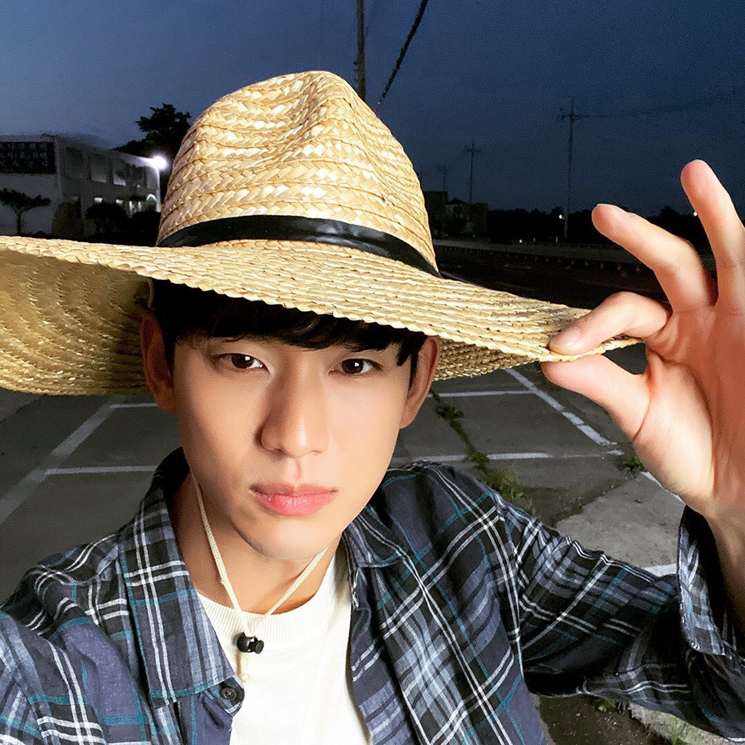 《雖然是精神病但沒關係》彩蛋細節解析1:網友「金秀賢」看了尚泰發表會