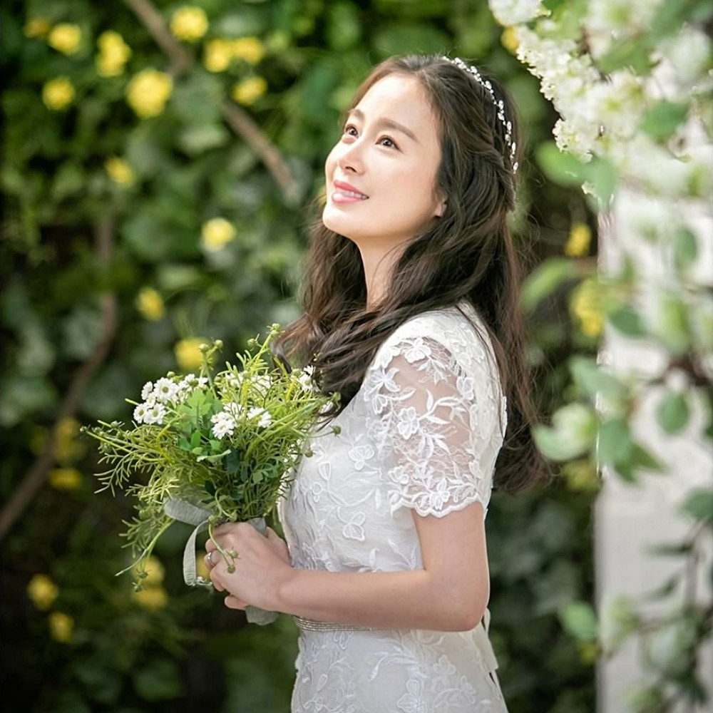 金泰希《哈囉掰掰，我是鬼媽媽》婚紗