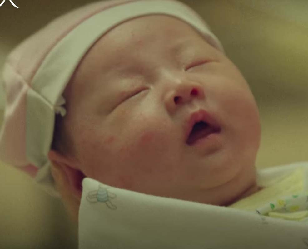 《惡之花》李準基演技細節6：初見女兒，激動藏在眼神中