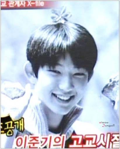 《惡之花》李準基顏值變化1:高中時期,招牌鳳眼完全沒變!