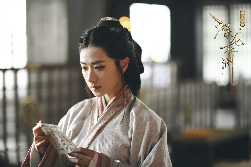 古裝劇「美絕人寰的皇后造型」4：萬茜 飾演《三國機密之潛龍在淵》伏壽