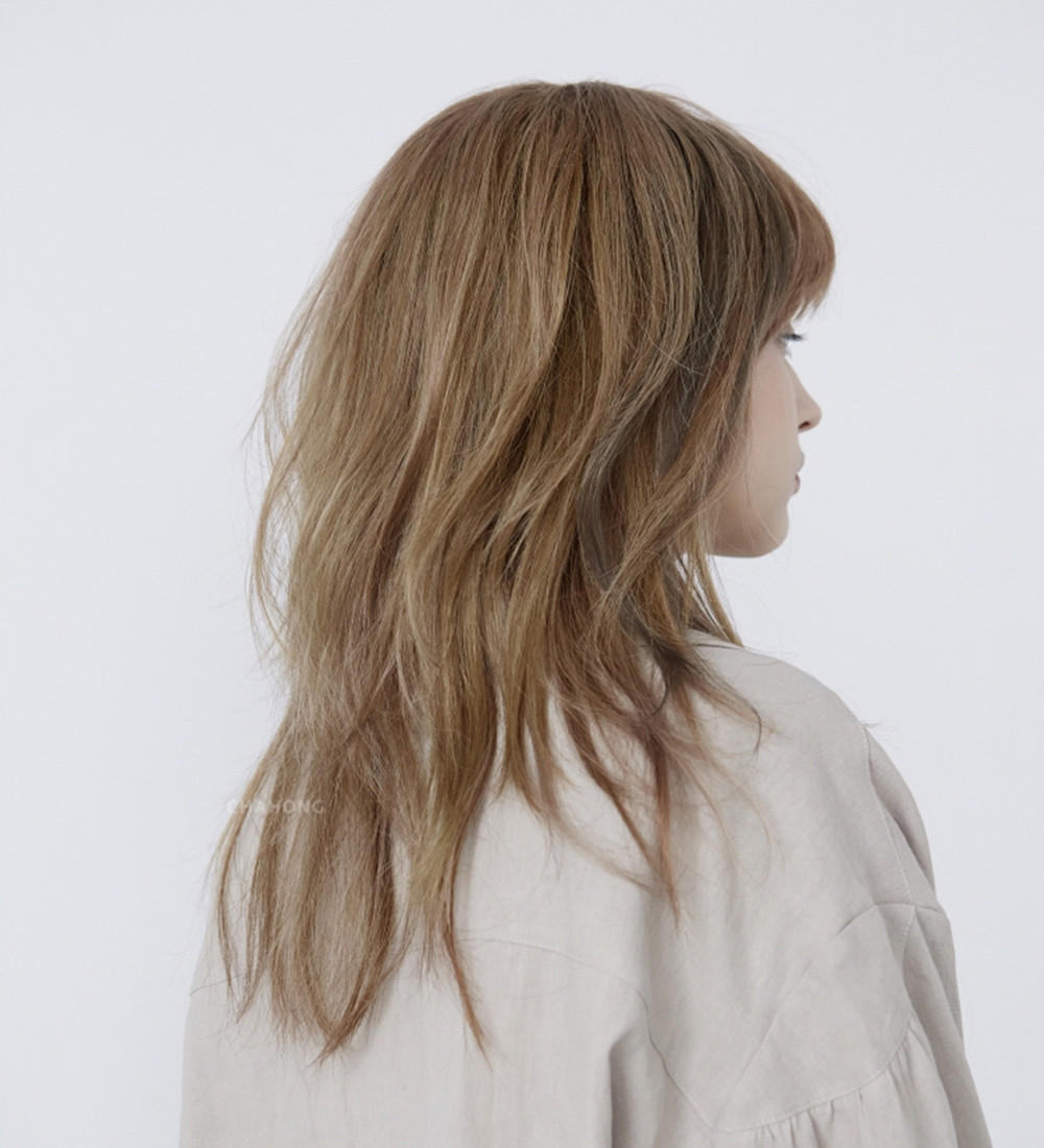2020秋冬髮色推薦3：SAND BEIGE 煙燻奶茶棕色