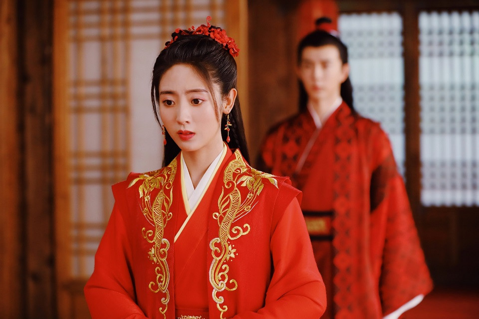 近期熱播古裝劇「紅衣美人」6：邢菲 飾演《明月曾照江東寒》戰清泓
