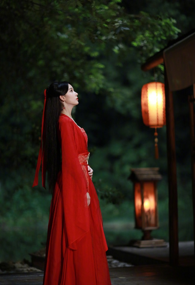 近期熱播古裝劇「紅衣美人」10：陳瑤 飾演《少女大人》蘇瓷