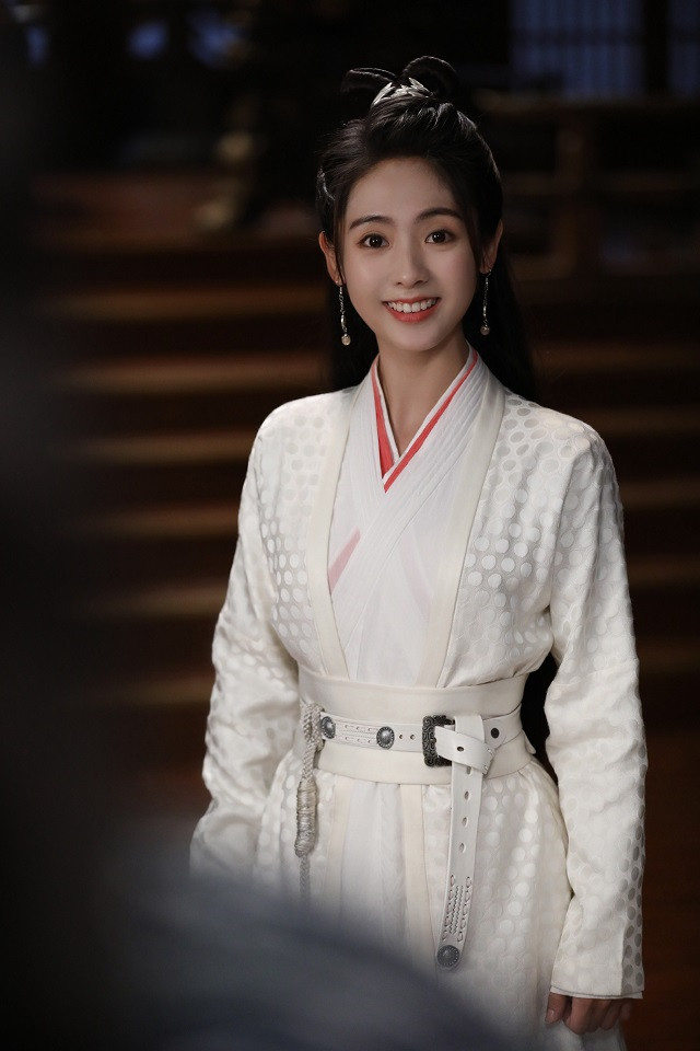 2020古裝劇「白衣美人」9：邢菲 飾演《明月曾照江東寒》戰清泓
