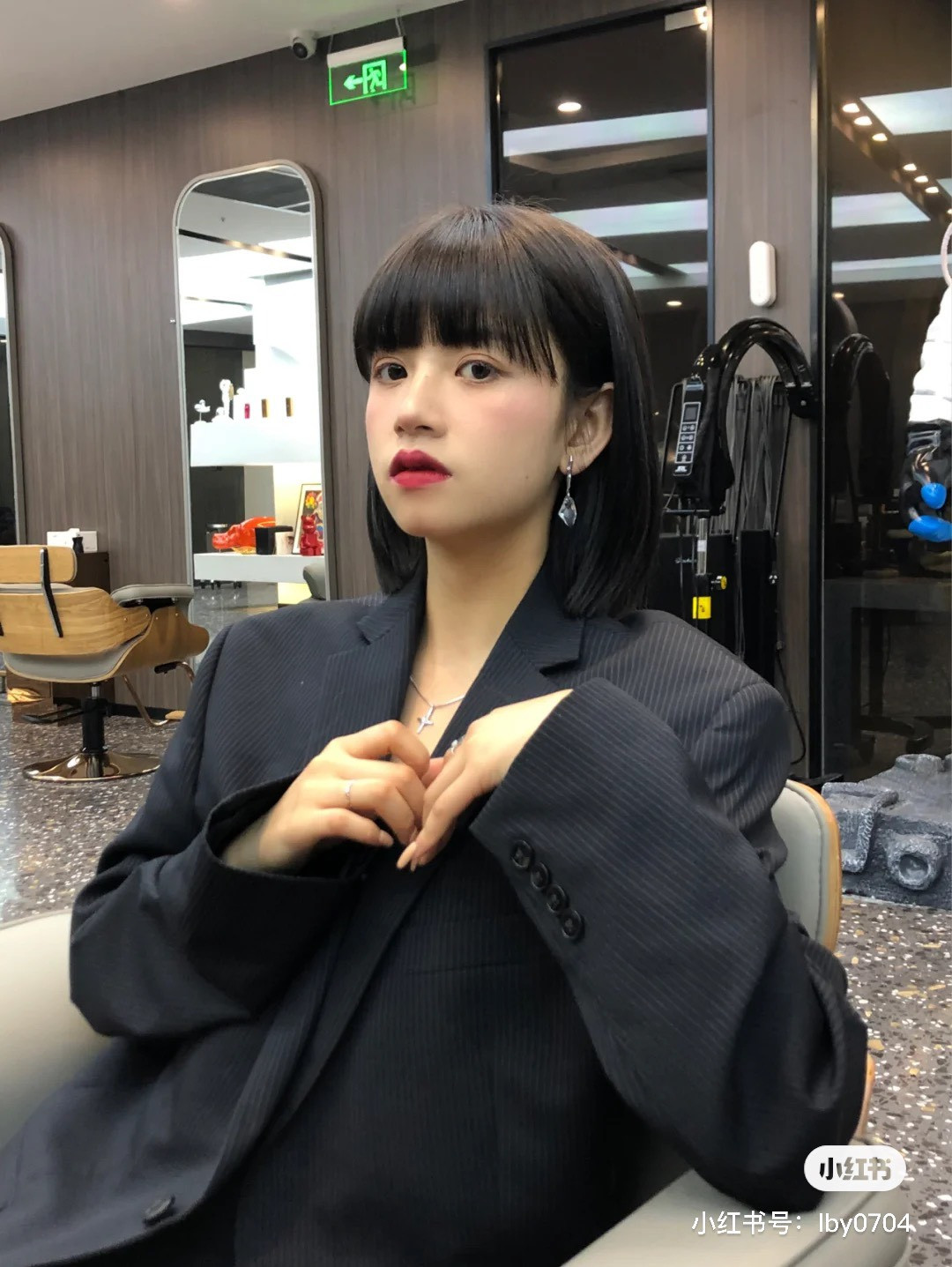 2021夏必剪髮型推薦3:一刀切鎖骨髮