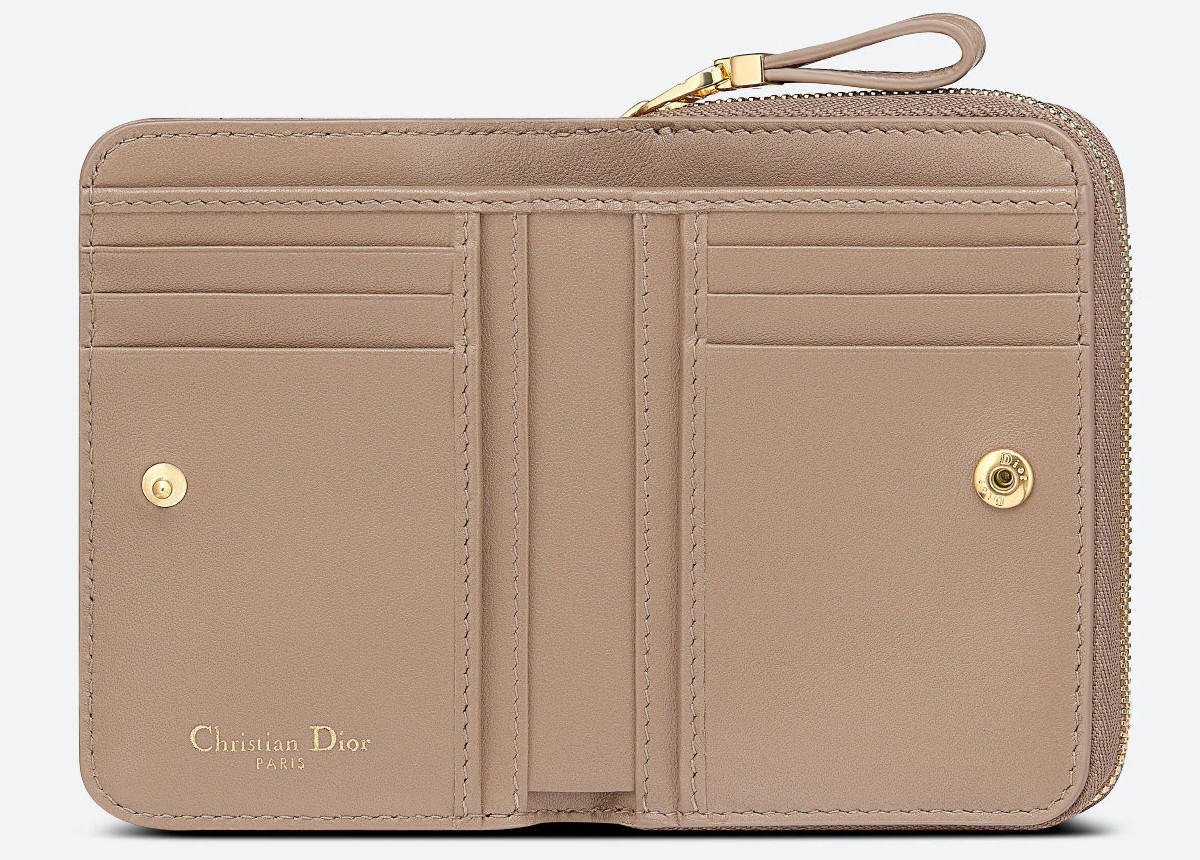 DIOR CARO 小拉鏈錢包，NT26,000