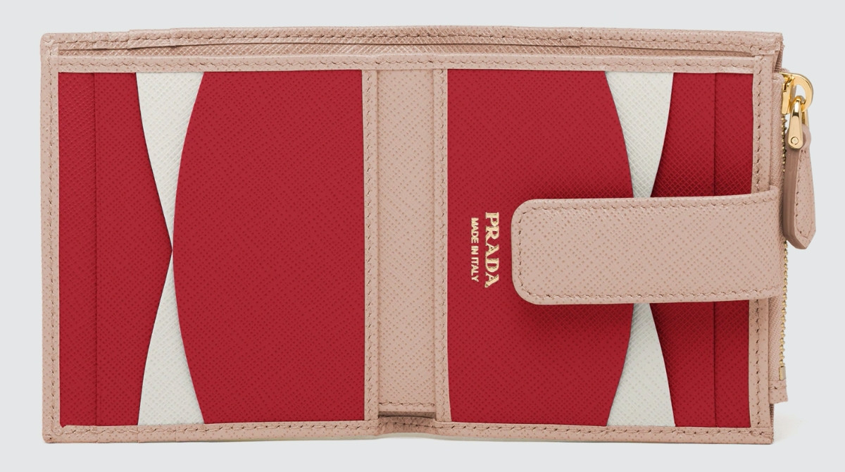 Prada Saffiano 小號皮革錢包，NT17,000