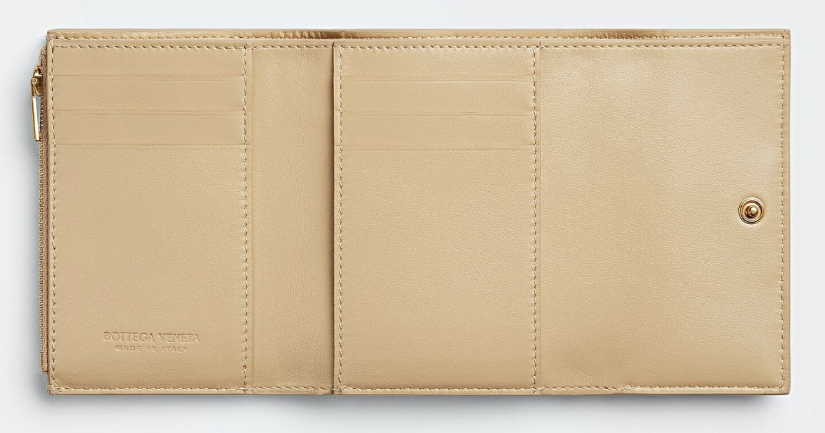 Bottega Veneta 編織三折短夾，NT16,900