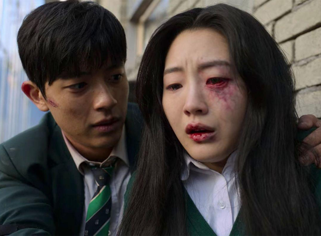 《殭屍校園》6角色「漫畫結局」！漫畫青山溫召好虐&班長被研究，恩智死法「噁到極致」