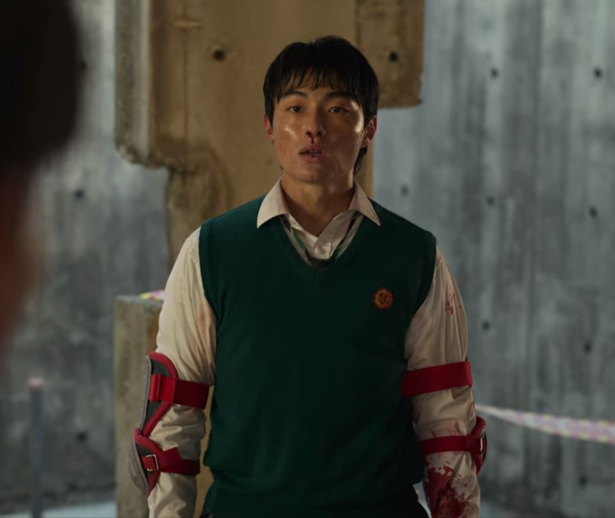 《殭屍校園》6角色「漫畫結局」！漫畫青山溫召好虐&班長被研究，恩智死法「噁到極致」