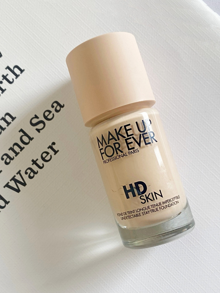 【BEAUTY編輯實測】MAKE UP FOR EVER HD SKIN 粉無痕持久粉底液，30ml／NT1,700