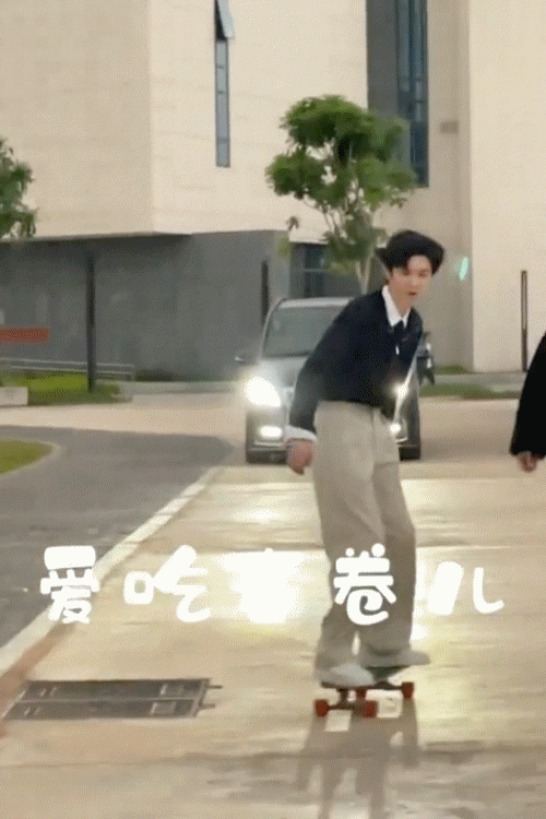 《偷偷藏不住》陳哲遠8個秘密!選過校草、當過校服模特,耽改劇《烽火狼金》未播先火
