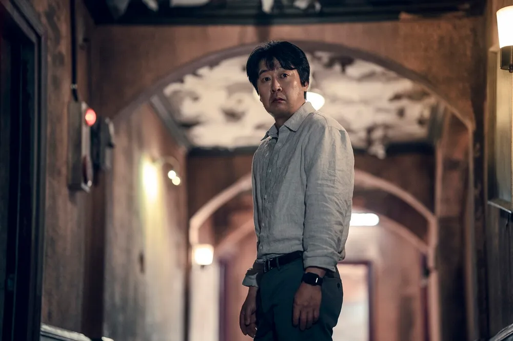 Netflix《無聲蛙鳴》看點+劇情介紹:李姃垠化身刑警辦案,高旻示瘋癲邪笑超驚悚!