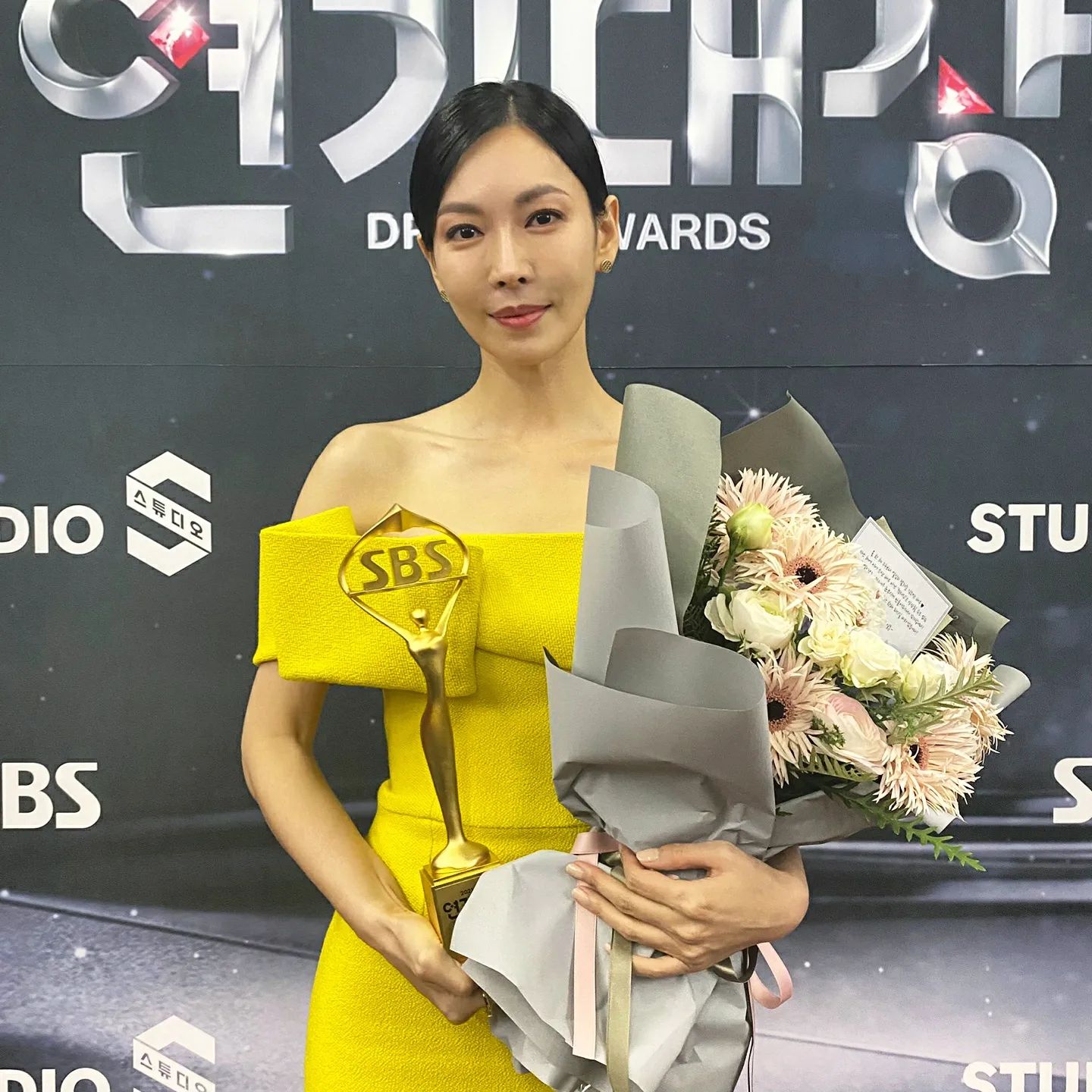 《貞淑的推銷》金素妍12件事:曾被「這團」粉絲罵到崩潰,把太妍送的安全褲當護身符?