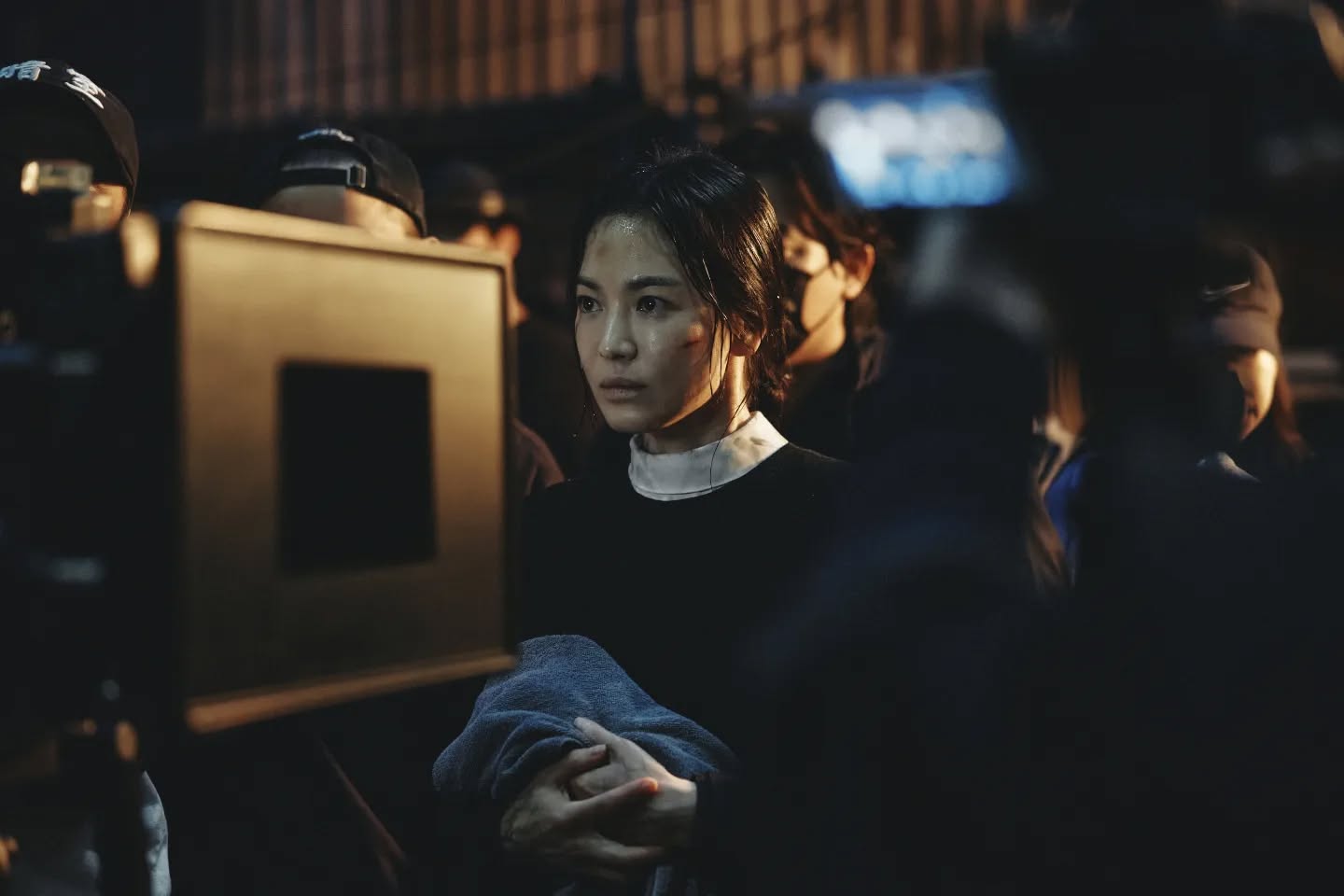 《闇黑修女》8個幕後故事:宋慧喬電影開拍前半年學抽菸,「他」朝宋慧喬吐口水超焦慮