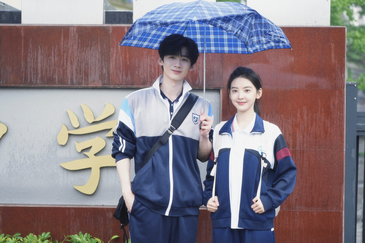 《難哄》女主被稱「天選溫以凡」！瀑布長髮類似款盤點