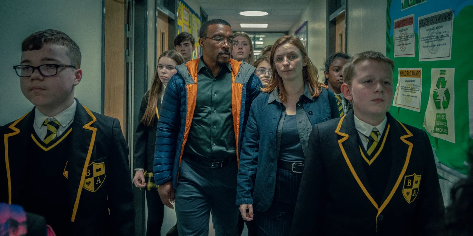 Netflix爆紅迷你英劇《混沌少年時》劇情解析