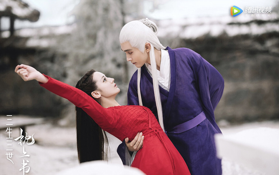 《三生三世十里桃花》的續集《三生三世枕上書》也進榜了，靠著前作的光環，這部劇從開拍就是萬眾矚目。雖然沒有到大爆款的程度，不過數據依然表現亮眼，是2020的最佳收視陸劇之一。