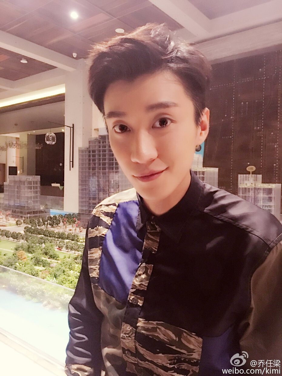 喬任梁與付辛博、李易峰、井柏然被稱為「傾城四少」，他曾演過《陸貞傳奇》，正當事業發展如日中天時，便因憂鬱症而逝世，得年28歲，讓粉絲們與圈內好友都難以接受！喬任梁與陳喬恩是情同姐弟的摯友，喬任梁雖已經過世9年，但陳喬恩依舊每年都會準時發文悼念。