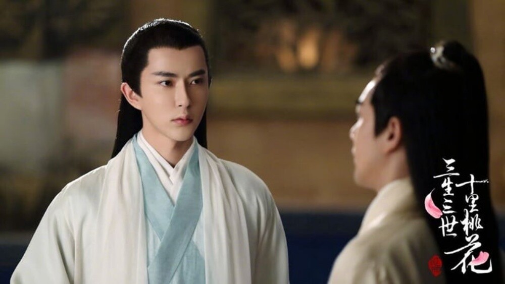 大家對于朦朧應該不陌生，他演過《三生三世十里桃花》、《太子妃升職記》等古裝劇，最受歡迎的角色就是《三生三世十里桃花》裡的四哥「白真」，他憑著帥氣的古裝扮相走紅，今年也出演了白鹿《臨江仙》裡的玄天使者，因此當于朦朧墜樓身亡的消息傳出，粉絲們都非常震驚不捨，合作過的楊冪、迪麗熱巴等演員也都陸續發文悼念。