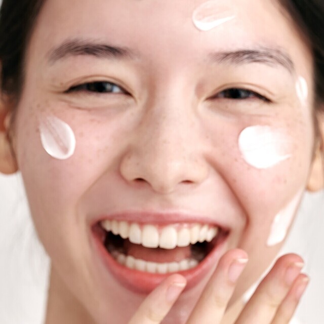 2026神經醯胺精華液推薦15款！Dcard網友好評，保濕、修護屏障必買清單