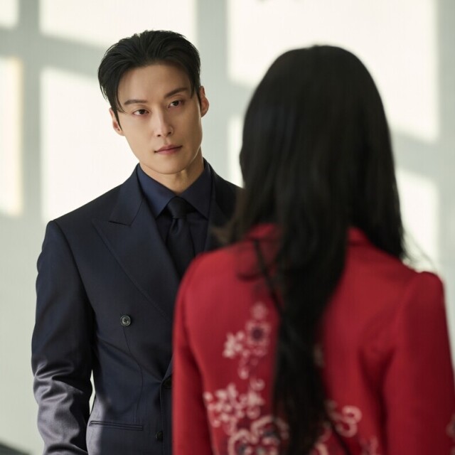 《我的王室死對頭》許楠儁10大「霸總語錄」：「準備遊樂園、無人機秀、一萬朵鮮花！」