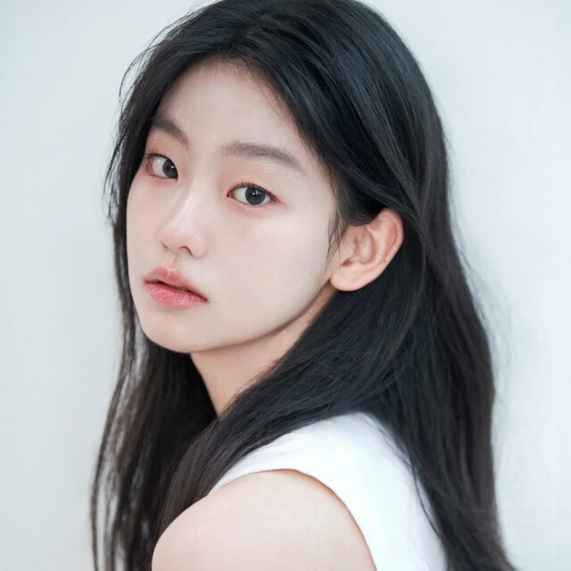 《金特務》蘇志燮女兒是誰？怪物新人「徐秀敏」出道即爆紅，細膩演技獲韓媒一致好評