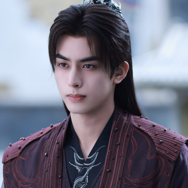 《野狗骨頭》宋威龍古裝沒肖戰百搭！9位「古裝、時裝都好看」陸劇男星！第9位天選古人