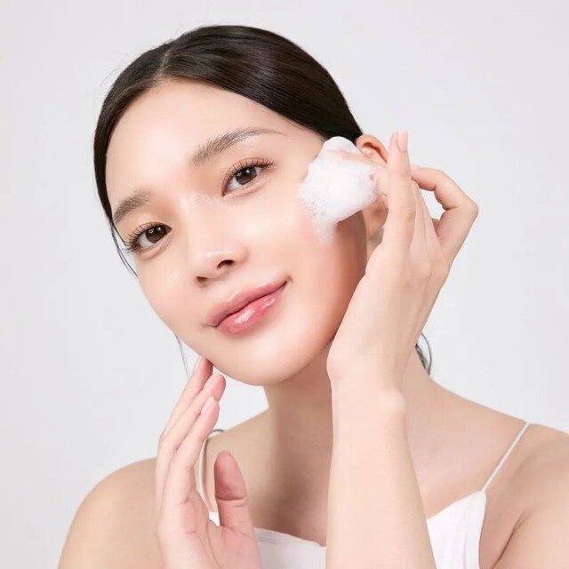2026水楊酸洗面乳推薦15款！改善粉刺、痘痘怎麼選？正確用法與挑選重點