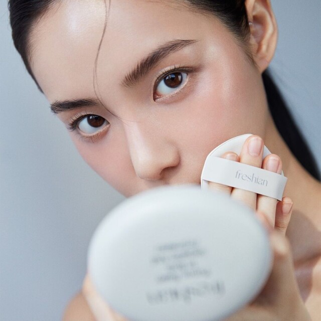 「Anti-Blush 反腮紅」是什麼？偽素顏卻五官變立體，小臉有感、視覺減5公斤！