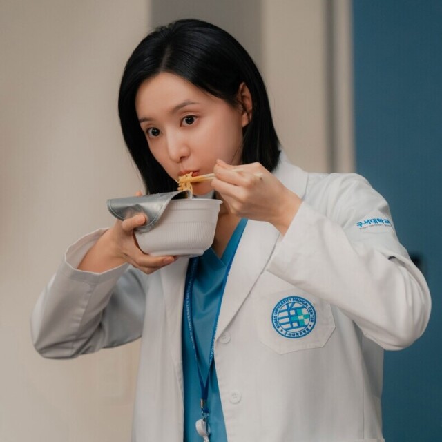 《Doctor X》日韓版7大劇情差異：米倉涼子霸氣、金智媛呆萌，「這個動作」拿掉超可惜